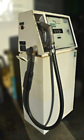 写真：混合油計量機